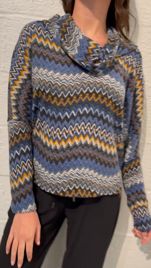 Women's Casual Loose Wave Pattern Contrast Color Sweater