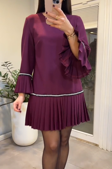 Women's  Elegant Solid Color Round Neck Pleated Dress