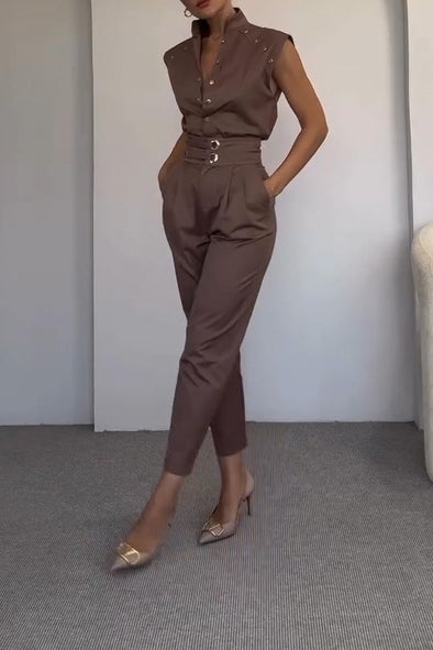 Women's Fashion Wears A Half-turtleneck Sleeveless Top and A Two-piece Set of High-waisted Slim Pants